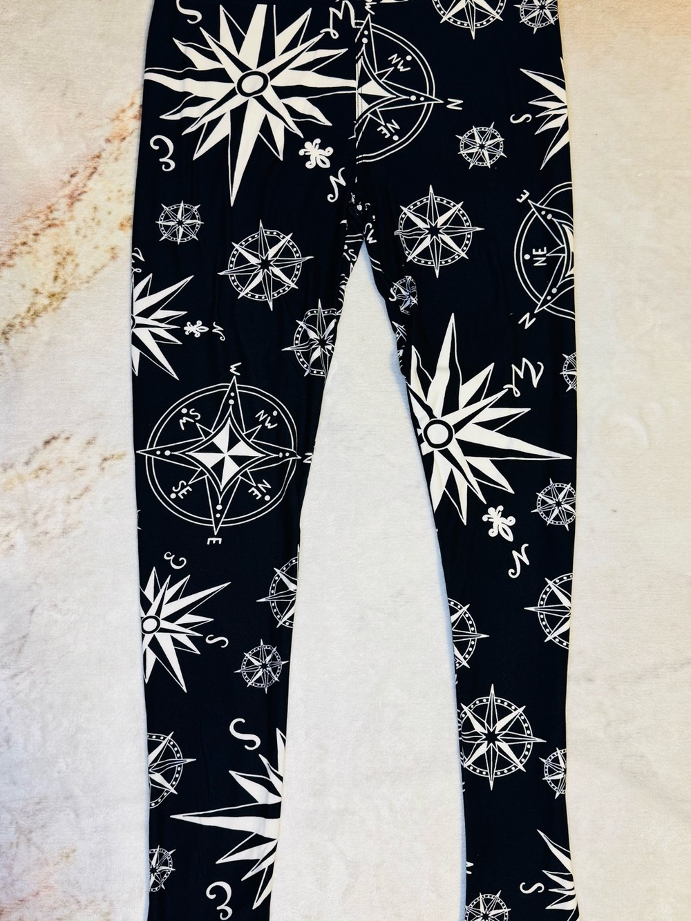 LuLaRoe 🦄 Unicorn Print Black & White Compass Print Leggings